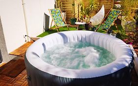 Superbe Appartement Avec Jacuzzi Avec Jardin Prive