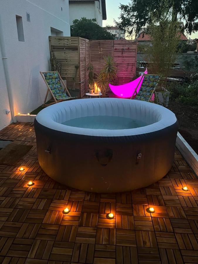 Superbe Appartement Avec Jacuzzi Avec Jardin Prive Lyon Exterior foto